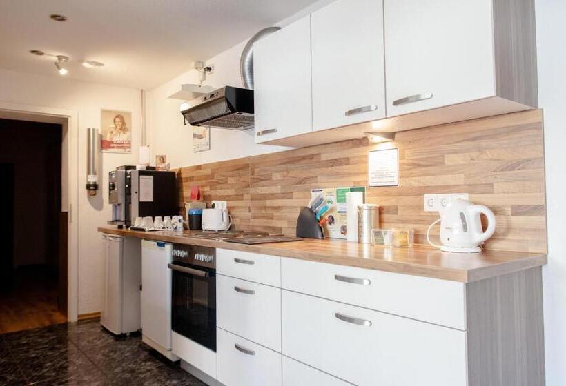 家庭间, Pension Klingenstr. 23