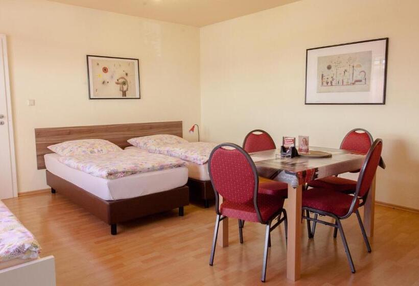 家庭间, Pension Klingenstr. 23