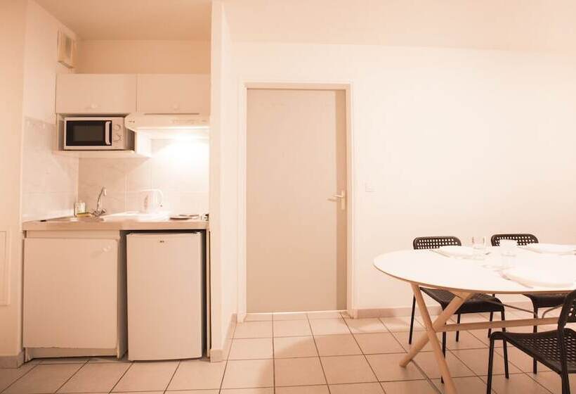 Апартаменты 1 Спальня, City Residence Avignon