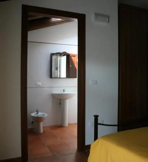 اتاق استاندارد یک نفره, Agriturismo La Rosta
