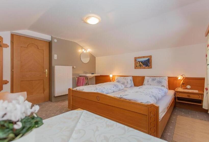 חדר משפחתי, Gästehaus Rosi