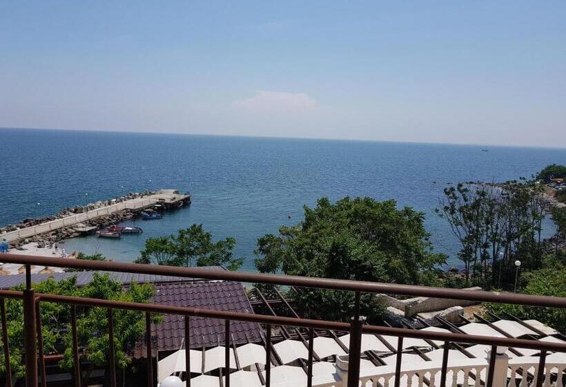 オーシャンビュースイート, Guest House Ianis Paradise