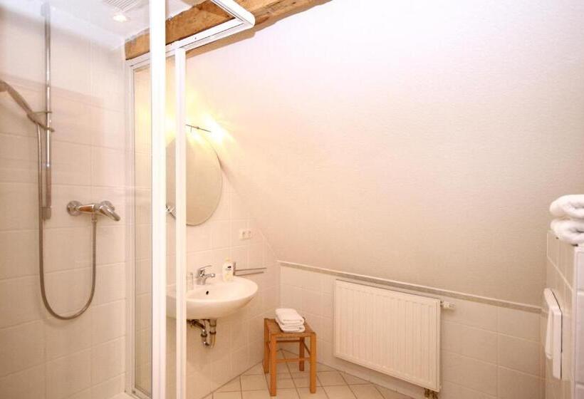 Номер Стандарт, Gutshaus Ketelshagen