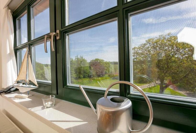 Номер Стандарт, Gutshaus Ketelshagen