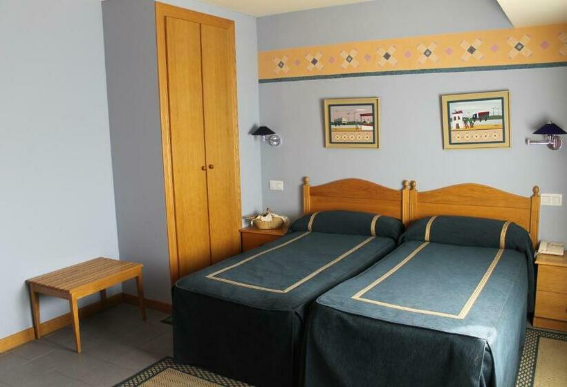 Номер Стандарт Трехместный, Hostal Sandino