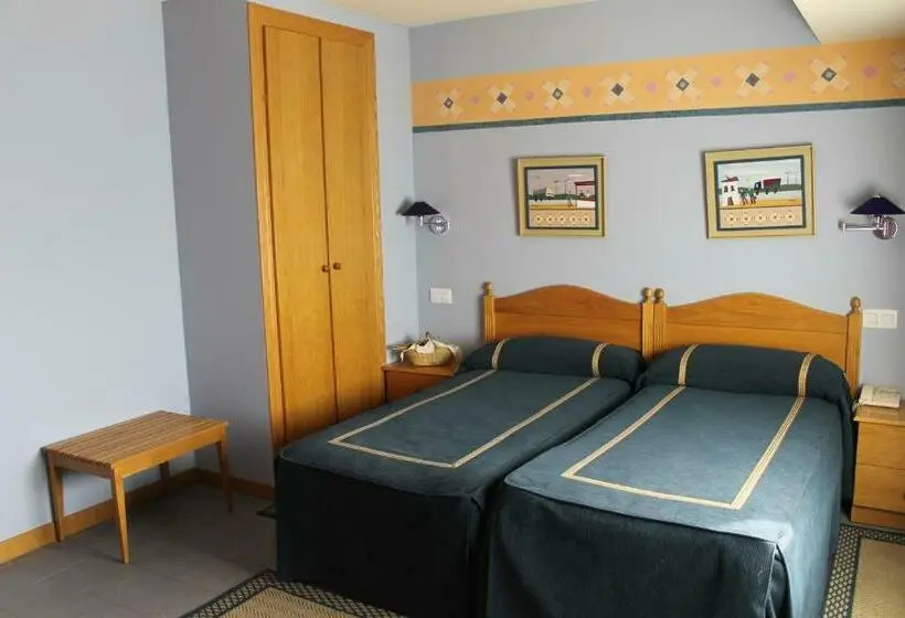 スタンダードトリプルルーム, Hostal Sandino