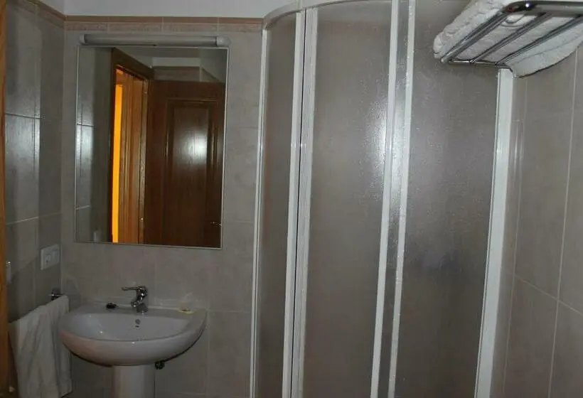 スタンダードトリプルルーム, Hostal Sandino