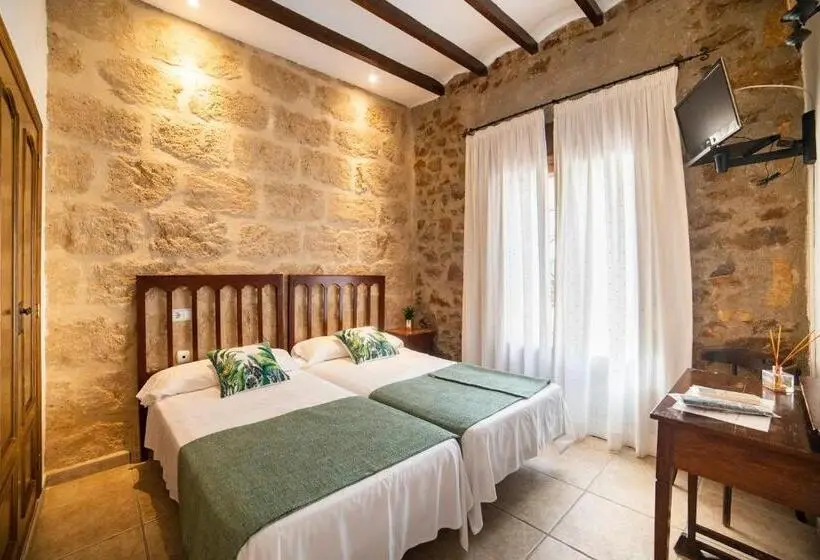 スタンダードルーム, Hostal Tres Molins