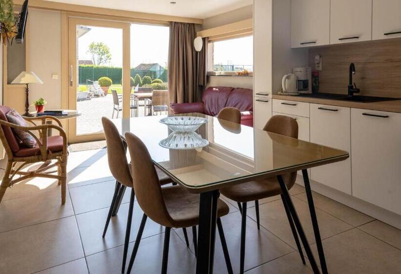 침실 2개 주택, Hove Ter Hille