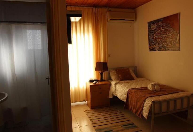 اتاق استاندارد یک نفره, Pilgrim S Guest House