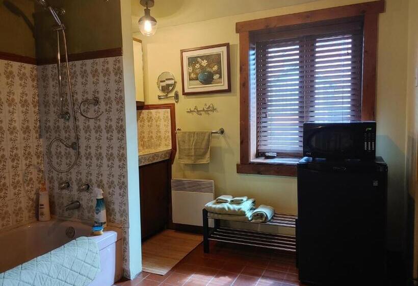 标准间, Refuge Du Poète