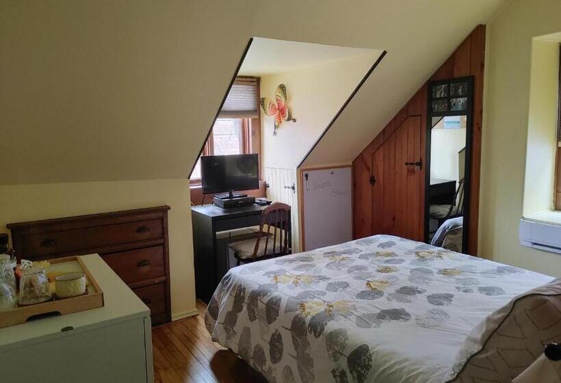 标准单人间共用浴室, Refuge Du Poète