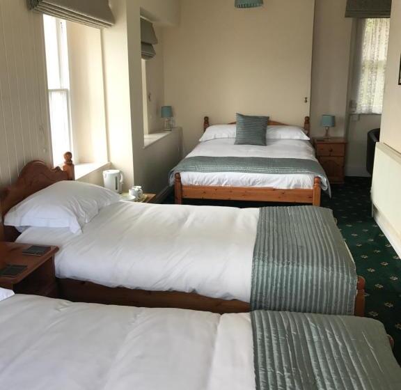 家庭间, Hartland Quay