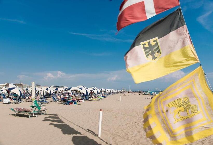 Апартаменты 2 Спальни Вид на Море, Appartamenti Aurora