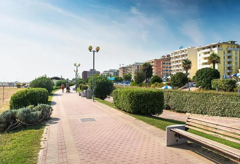 آپارتمان 2 خوابه با چشم‌انداز دریا, Appartamenti Aurora