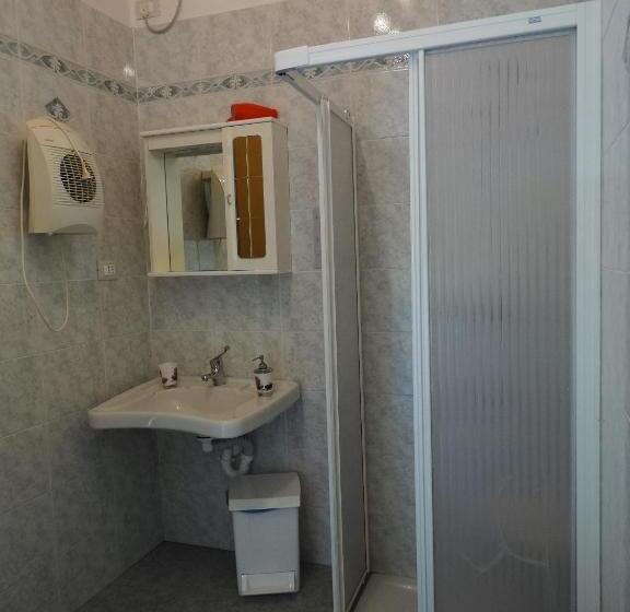 اتاق استاندارد با چشم‌انداز باغ, Affittacamere Graziella