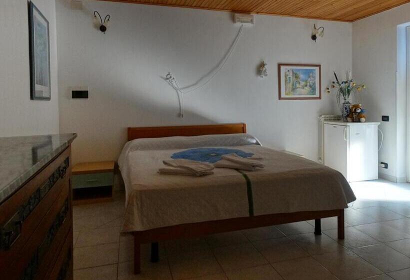 اتاق استاندارد با چشم‌انداز باغ, Affittacamere Graziella