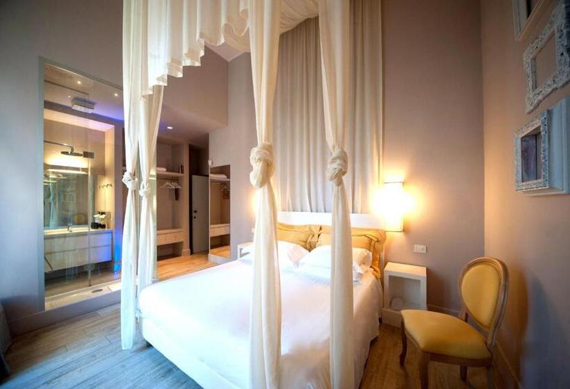 اتاق سوپریور با بالکن, Le Stanze Di Corteinfiore