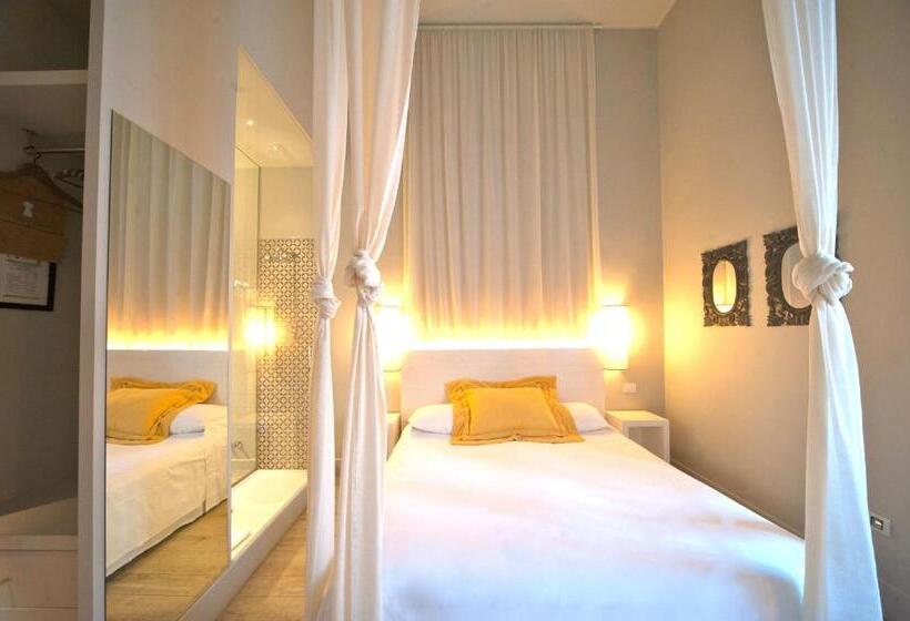 اتاق سوپریور با بالکن, Le Stanze Di Corteinfiore