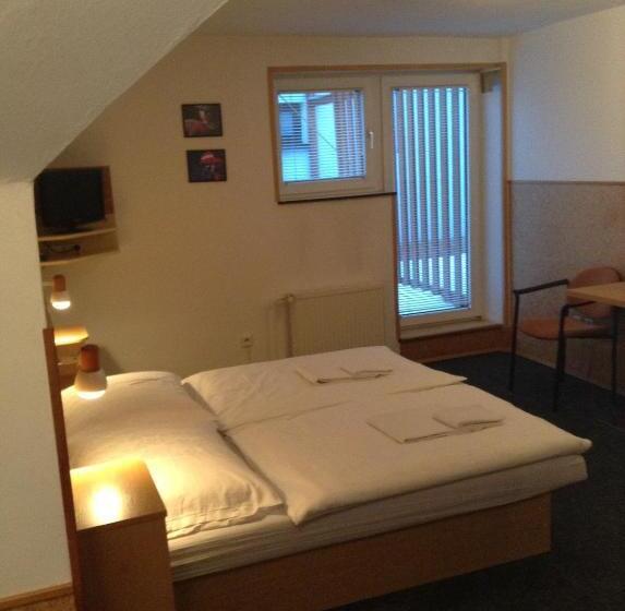 标准间, Penzion Globus