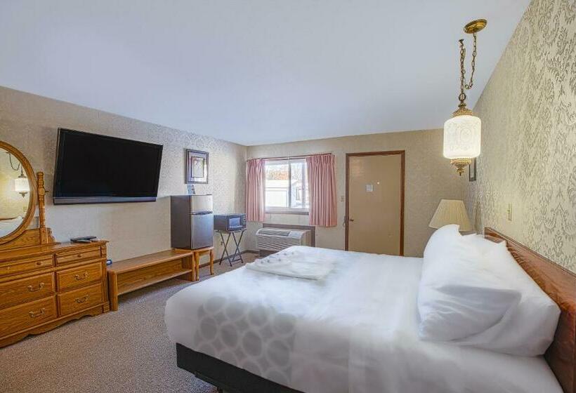 キングサイズベッドのスタンダードルーム, Love Hotels Tomahawk At Lake Mohawksin Wi