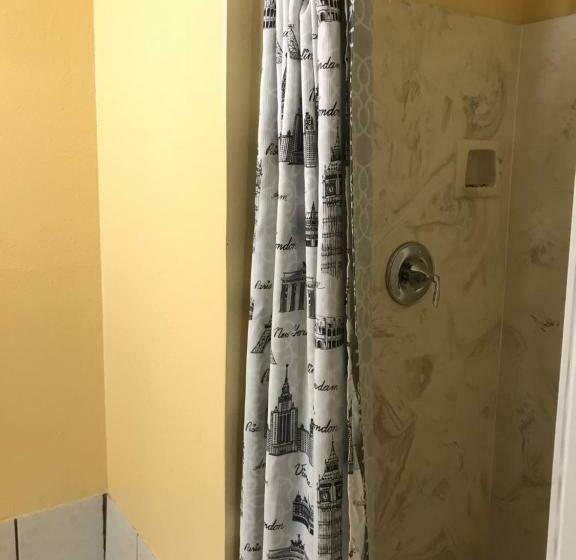 غرفة قياسية, Hacienda Motel