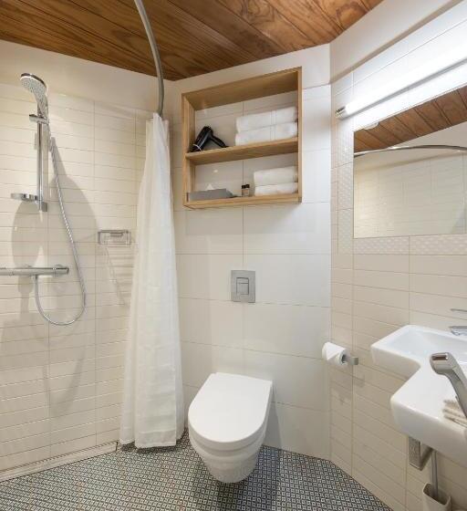 اتاق لوکس با بالکن, Aasa Külalistemaja