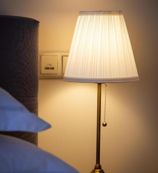 اتاق لوکس با بالکن, Aasa Külalistemaja