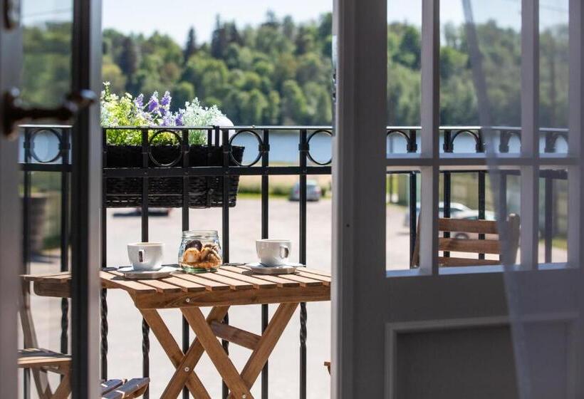 اتاق لوکس با بالکن, Aasa Külalistemaja