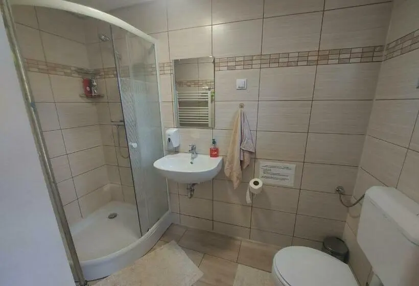 １階の１ベッドルームアパートメント, Attila S Guest House