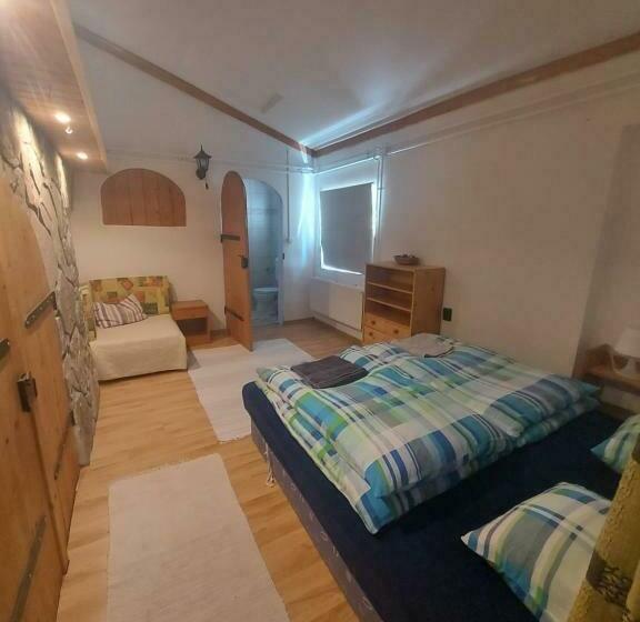 低层单卧公寓, Attila S Guest House