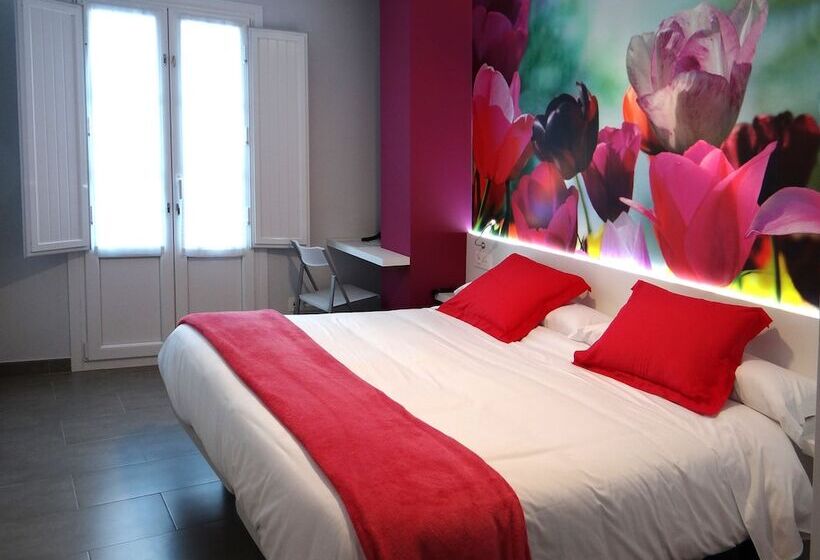 غرفة قياسية مزوَّدة بشُرفة, Bekale