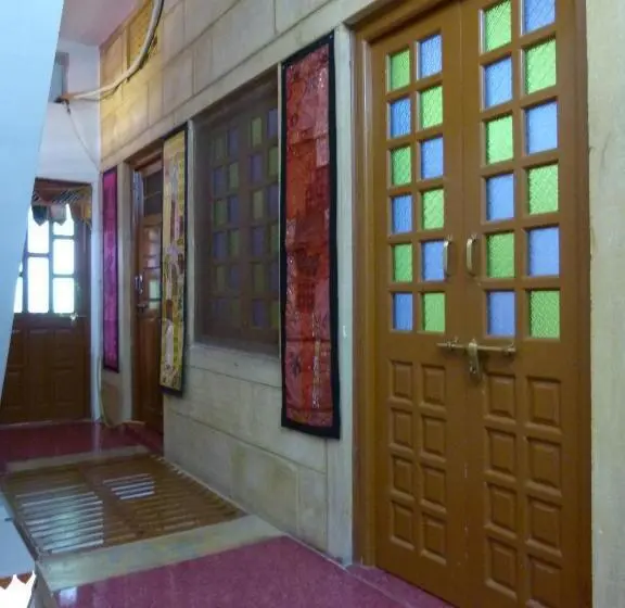 スタンダードルーム, Gajanand Guest House