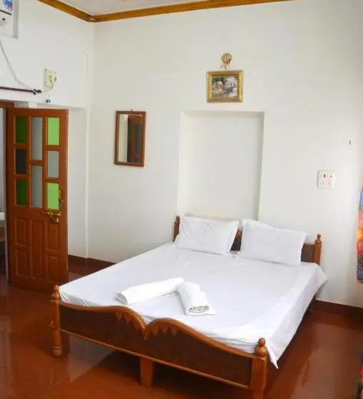 スタンダードルーム, Gajanand Guest House