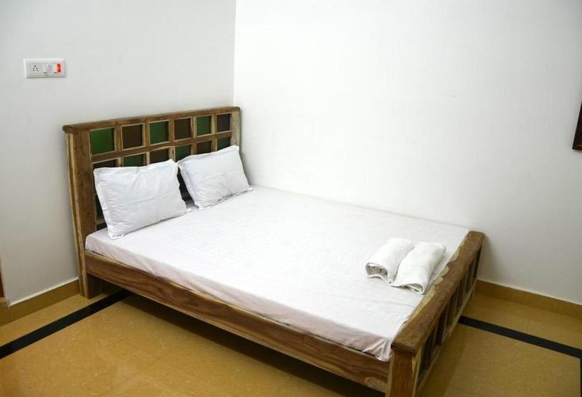 اتاق استاندارد, Gajanand Guest House