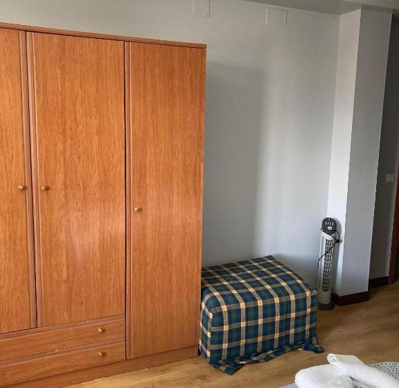 Номер Стандарт Трехместный, Hostal La Concha