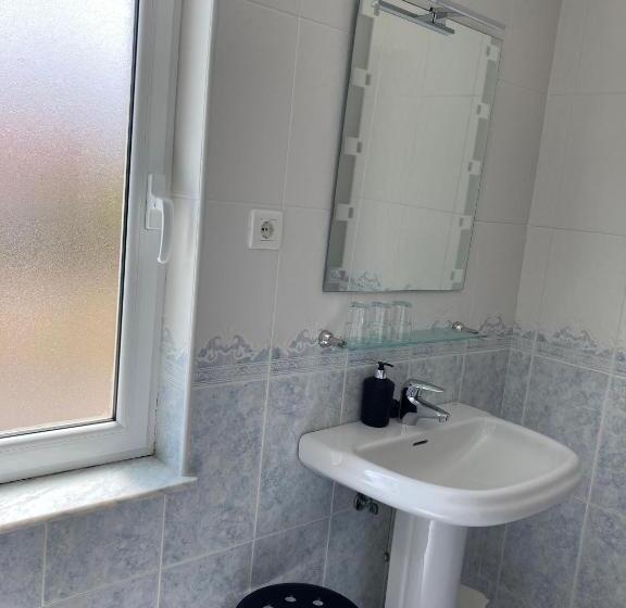 Семейный Номер, Hostal La Concha