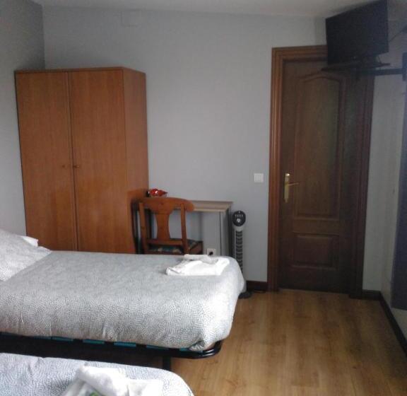 اتاق خانوادگی, Hostal La Concha