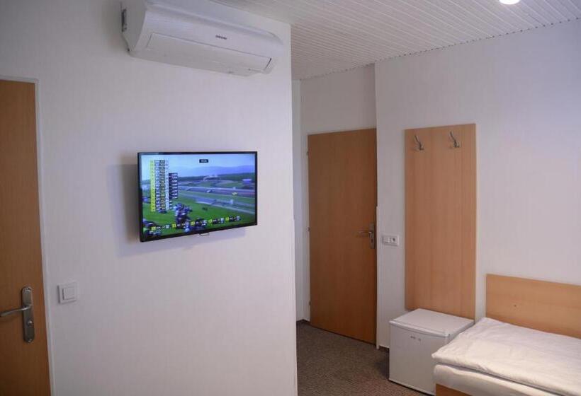 اتاق استاندارد سه نفره, Wellness Vila Bohemia