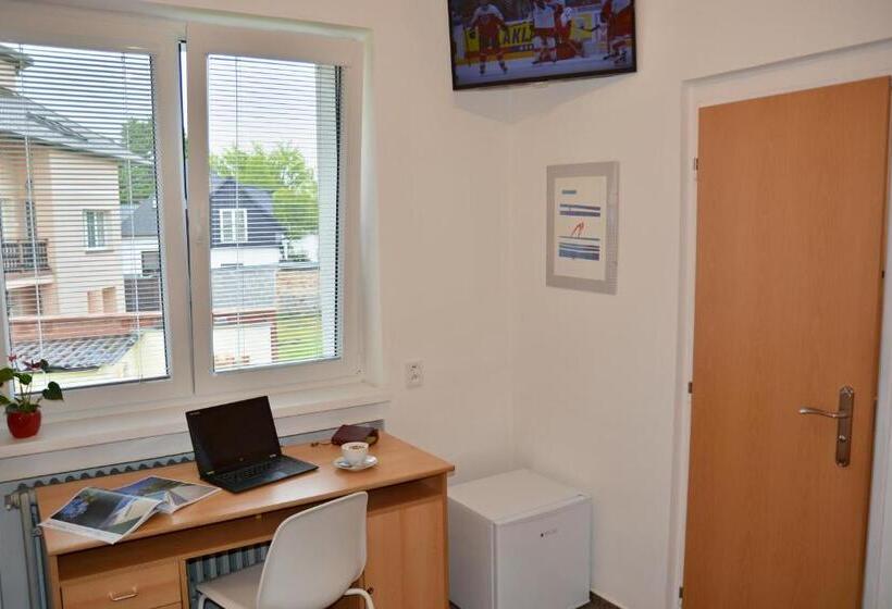 اتاق یک تخته با چشم‌انداز باغ, Wellness Vila Bohemia