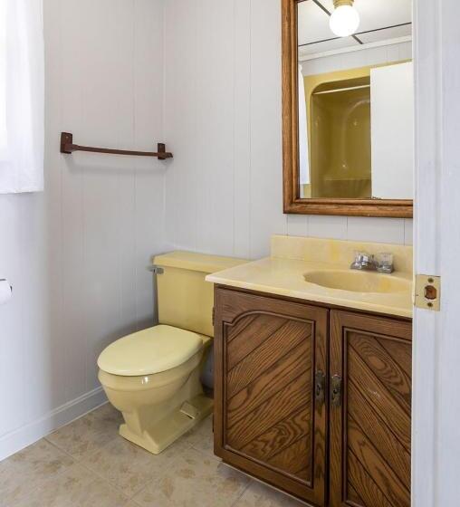 غرفة قياسية, The Janmere Motel