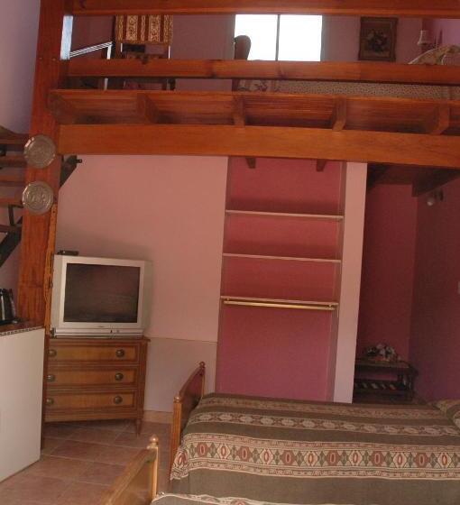 اتاق پنج‌تخته استاندارد, Hosteria Amaneseres