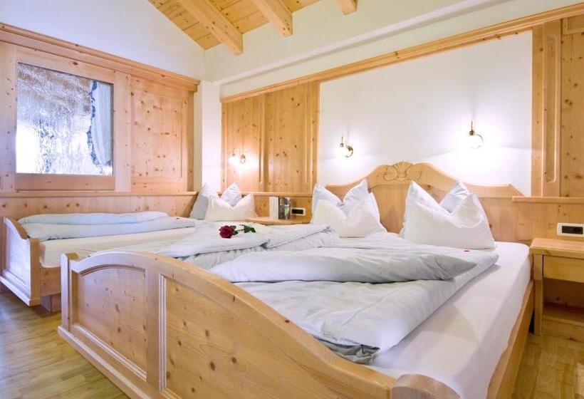 4인용 스탠다드 룸, Garni Cristin & Dep Antina