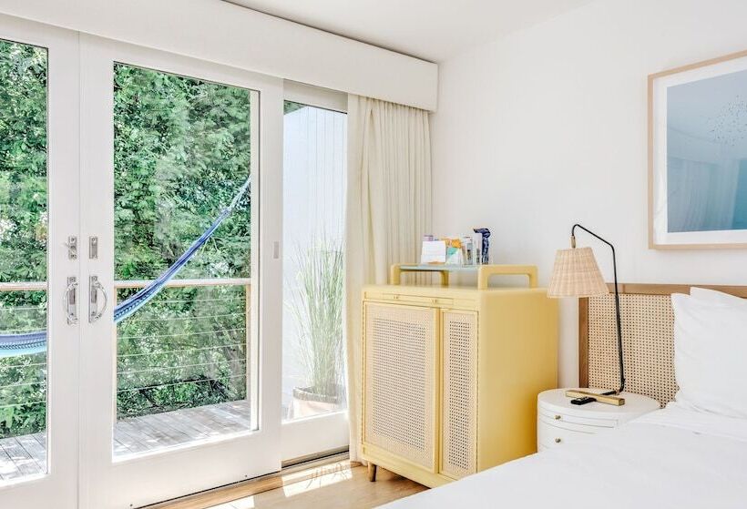 غرفة قياسية سرير مزدوج, The Surf Lodge