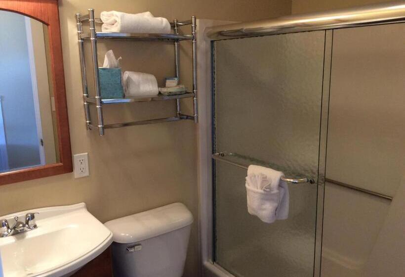 带大床的标准间, The Beachwood