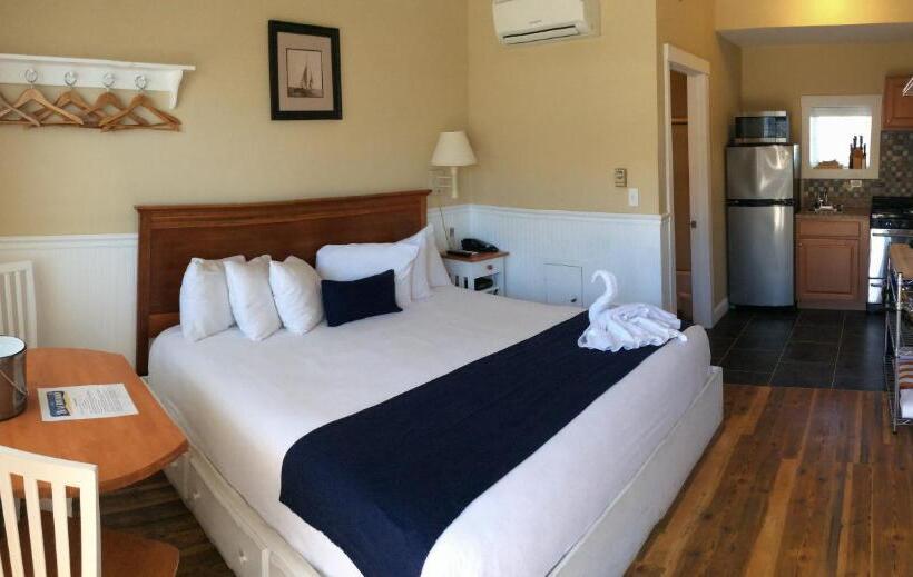 带大床的标准间, The Beachwood