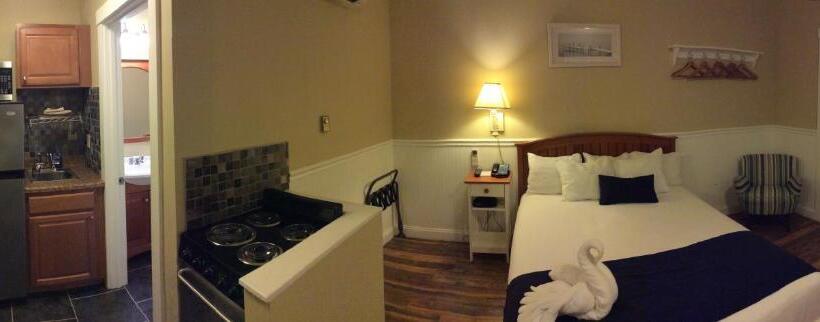 标准间内部标间, The Beachwood