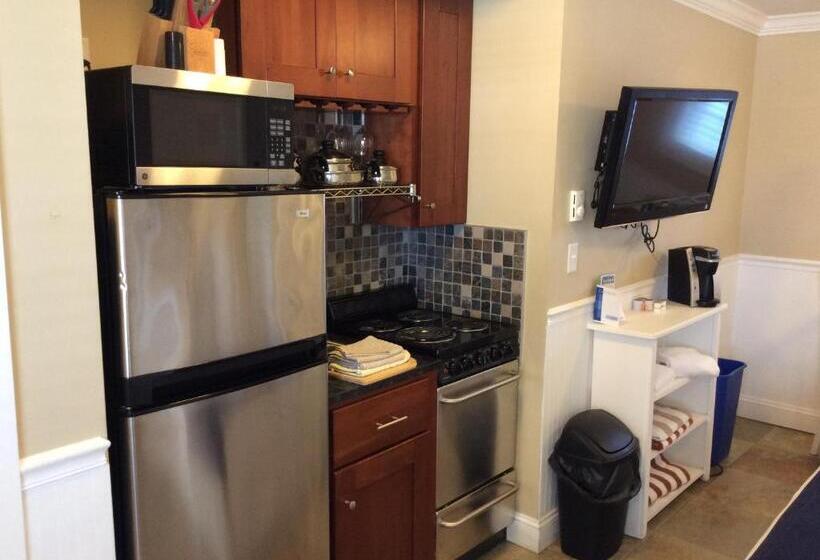 带海景标准四人间, The Beachwood