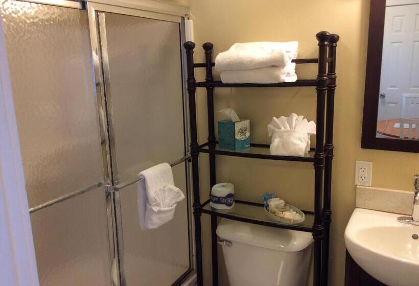 带海景标准四人间, The Beachwood