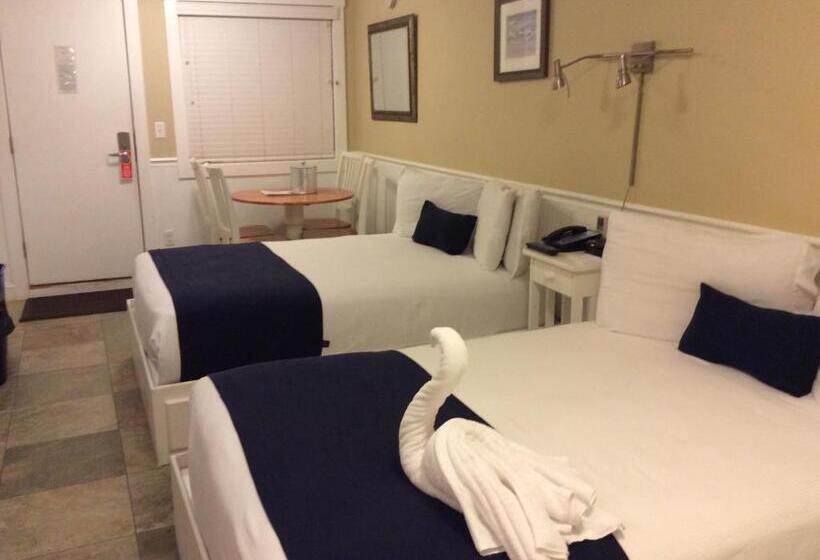 غرفة قياسية مطلّة علي البحر, The Beachwood